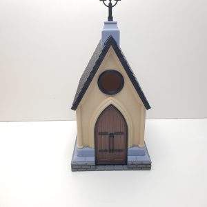 3d geprint vogelhuisje in de vorm van een gotische kapel